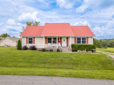 900 Woodburn Hay Road, Hopkinsville, KY