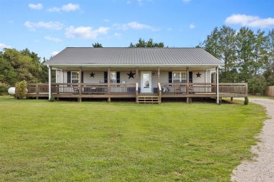 38 Hogan West Lane, Scottsville, KY