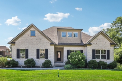 228 Hickory Pointe Drive, Lebanon, TN