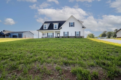 676 Rowe Gap Road, Winchester, TN