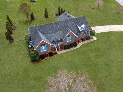 1102 Highlake Drive, Dickson, TN 