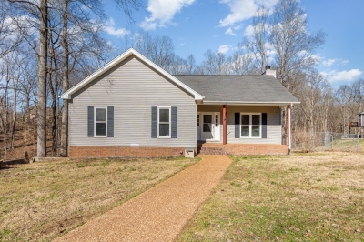 2207 Stonehenge Drive, Greenbrier, TN