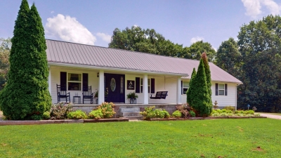 105 Bagwell Road, Dover, TN