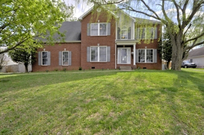 1132 Thornberry Drive, Clarksville, TN