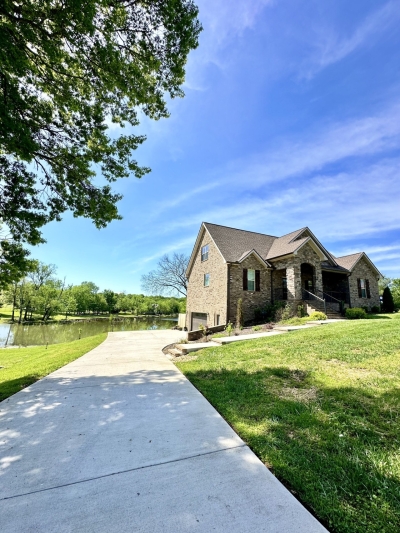 301 Lakeway Ter, Spring Hill, TN