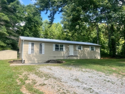 4413 S Creek Road, Cookeville, TN