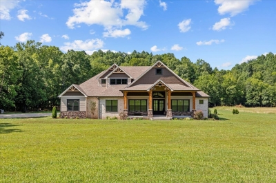 5250 E Blue Creek Road, Mc Ewen, TN