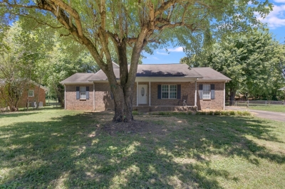 2926 Greenview Drive, Murfreesboro, TN