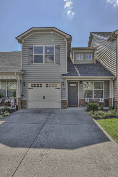 909 Granville Drive, Murfreesboro, TN