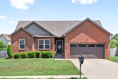 695 Crestone Court, Clarksville, TN