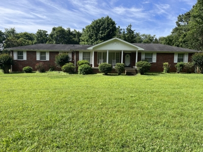 253 Old Shackle Island Road, Hendersonville, TN