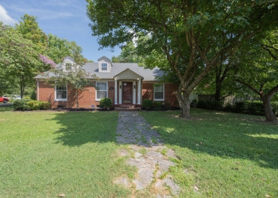 210 Kingwood Drive, Murfreesboro, TN