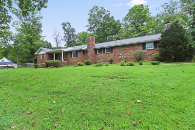 3181 Old Greenbrier Pike, Greenbrier, TN