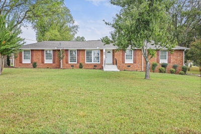 317 Indian Lake Road, Hendersonville, TN