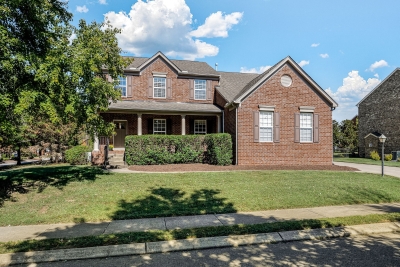 1001 Golden Leaf Lane, Hendersonville, TN