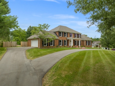 2076 Lakeside Drive, Lexington, KY