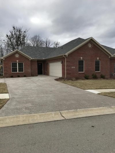 2033 `berry Hill Drive, Frankfort, KY