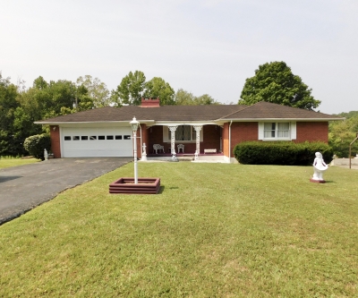 51 Dry Branch Road, Irvine, KY