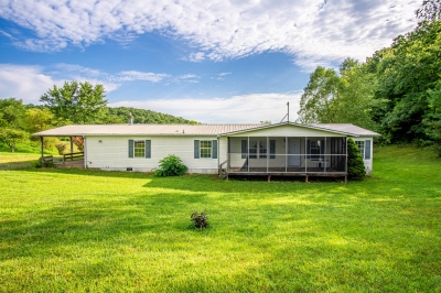 909 Holt Road, East Bernstadt, KY