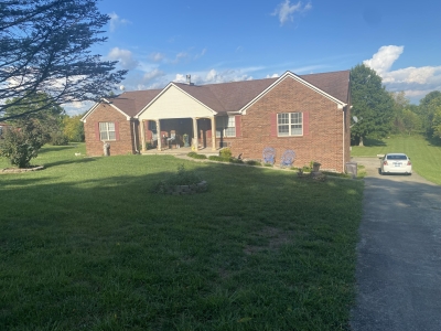 765 Oakland Lane, Harrodsburg, KY