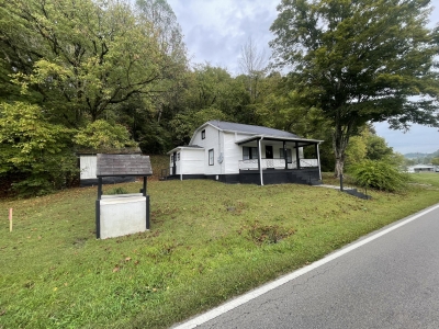 715 36 Highway, Frenchburg, KY