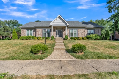 823 Foxfire Drive, Louisville, KY