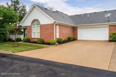 1102 Hemlock Court, La Grange, KY