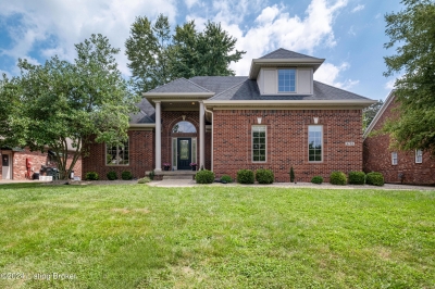 9709 Forestwood Drive, Louisville, KY