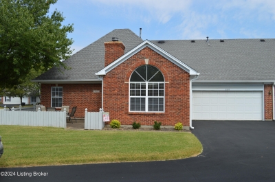 3925 Greenhurst Drive, Jeffersontown, KY