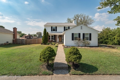 8905 Wooded Glen Road, Louisville, KY