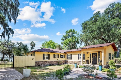 235 W River Road, Palatka, FL