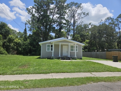 1051 Center Street, Green Cove Springs, FL