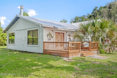 339 W River Road, Palatka, FL