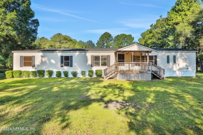 2406 Gladiolus Avenue, Middleburg, FL