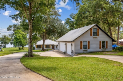 8469 Lilly Lake Road, Melrose, FL