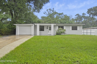 7151 N King Arthur Road, Jacksonville, FL