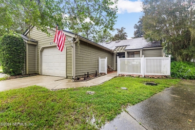 7610 Baymeadows Circle, Jacksonville, FL