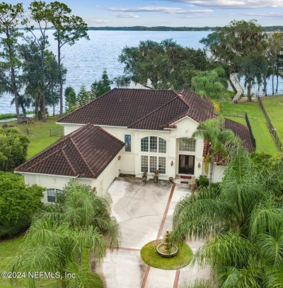 226 St Johns Drive, Palatka, FL