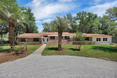 832 Lake Asbury Drive, Green Cove Springs, FL