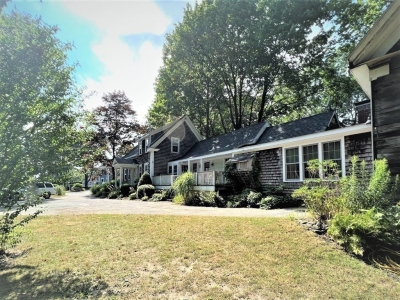 11 Forest Street, Middleboro, MA 
