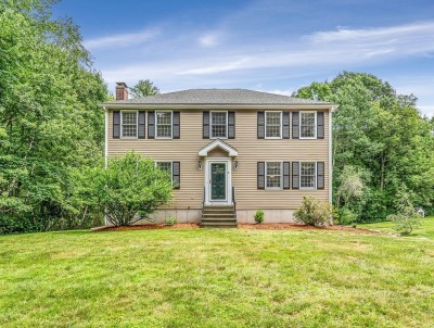 10 Blueberry Hill Road, Medway, MA 