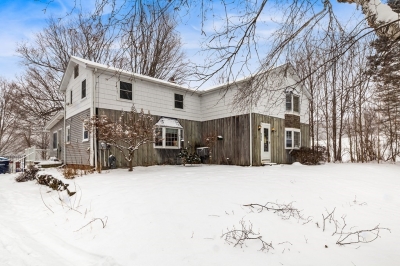 220 Upper North Row Road, Sterling, MA 