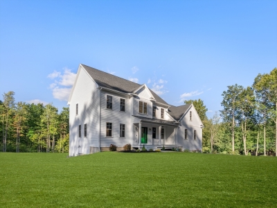 376 Elmwood Avenue, Holden, MA