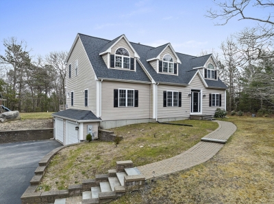 7 Pleasant Harbour Road, Plymouth, MA 