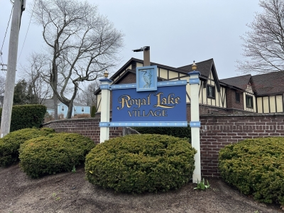 10 Royal Lake Drive, Braintree, MA 