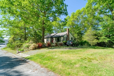 1 Pryer Drive, Bourne, MA