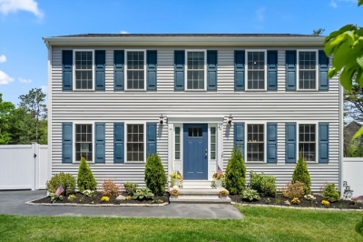 27 Copper Lantern Drive, Plymouth, MA