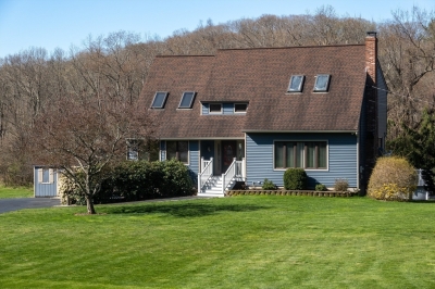 27 Dudley Road, Sutton, MA