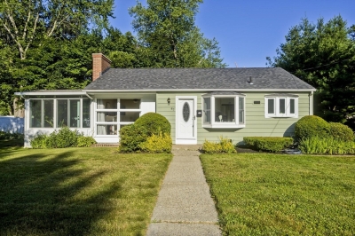 47 Argyle Avenue, Holyoke, MA