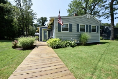 24 3rd Avenue, Lakeville, MA